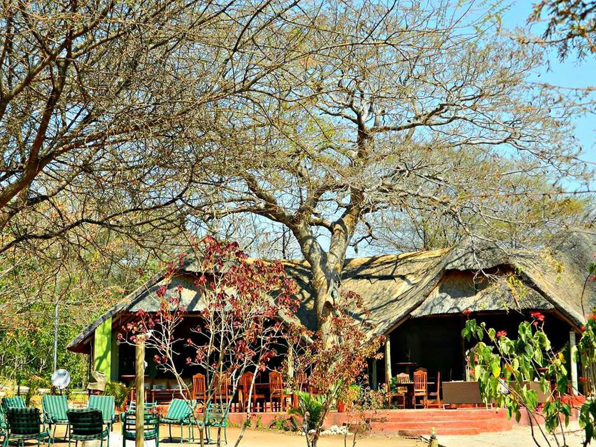 Kwalape Safari Lodge Касане Екстериор снимка