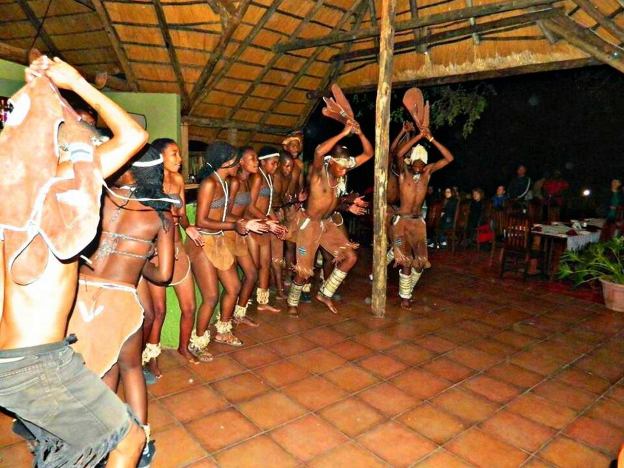 Kwalape Safari Lodge Касане Екстериор снимка