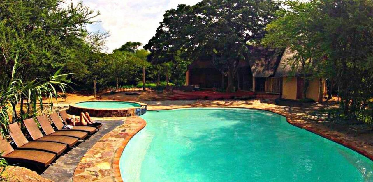 Kwalape Safari Lodge Касане Екстериор снимка