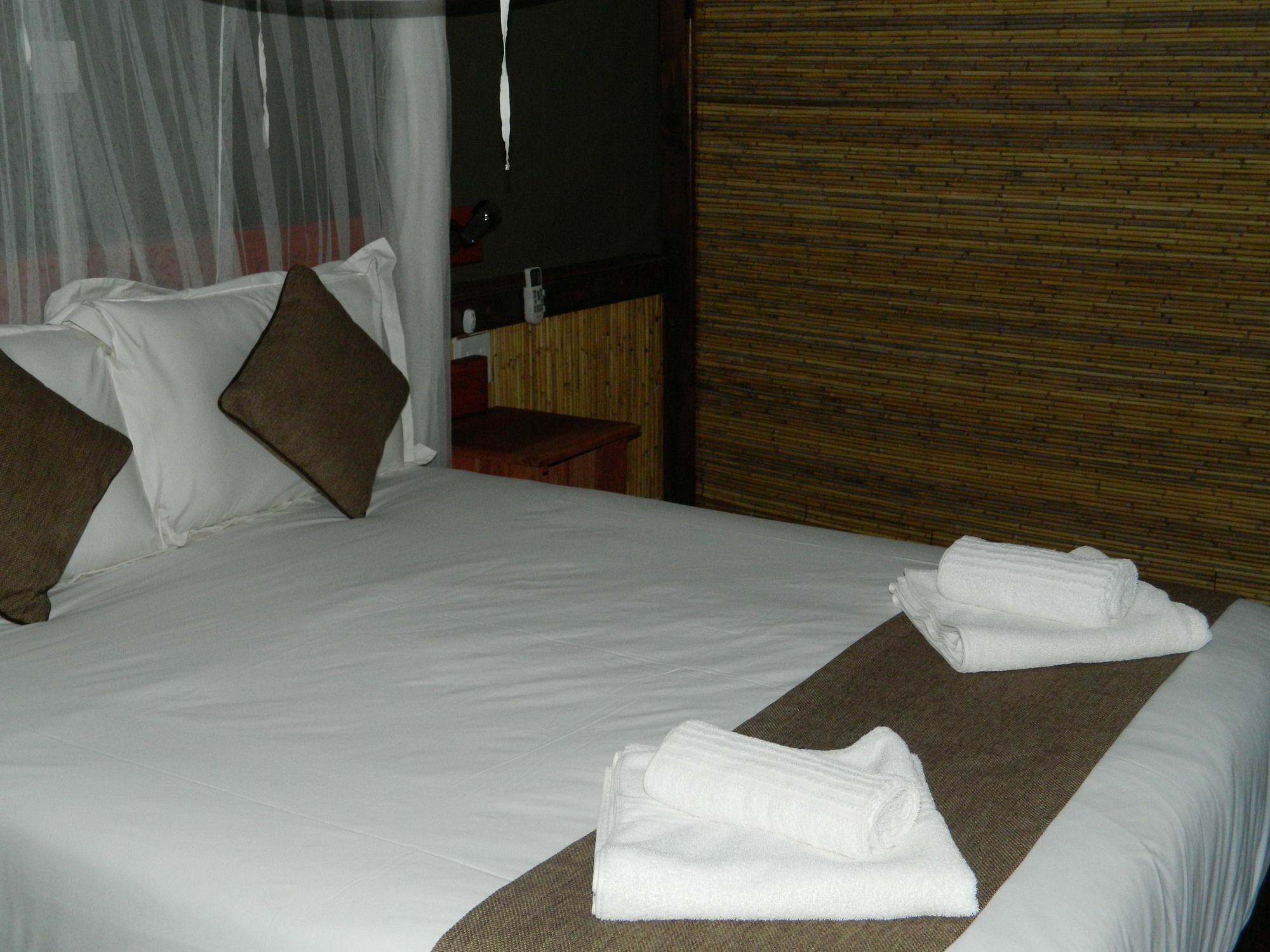 Kwalape Safari Lodge Касане Екстериор снимка